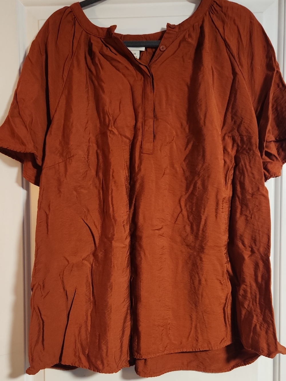 Ava & Viv Short-Sleeve Henley Blouse in Rust